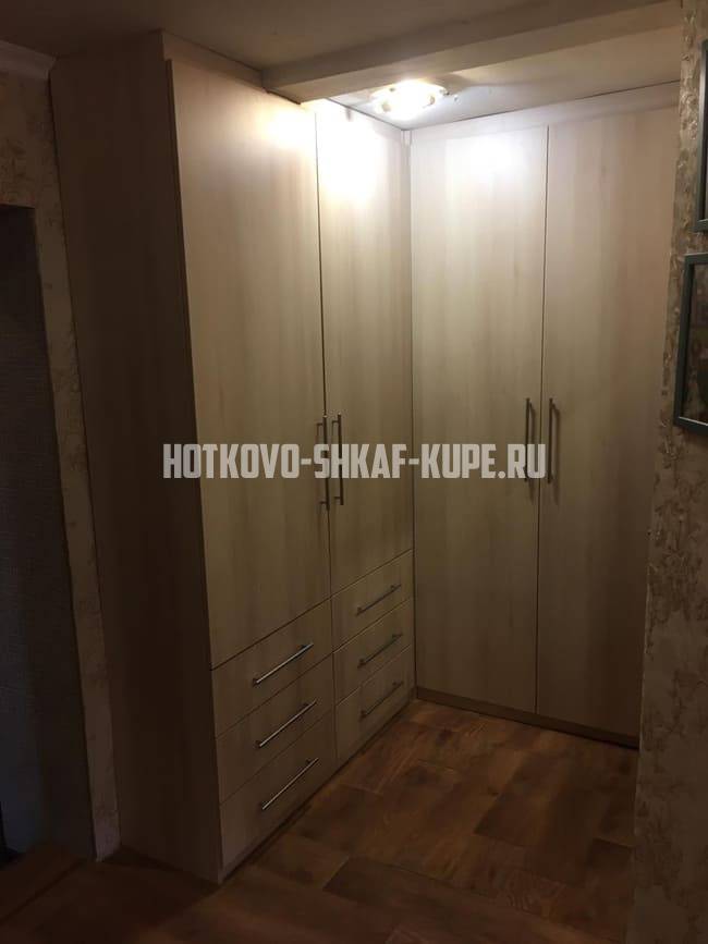 Шкафы угловые Хотьково